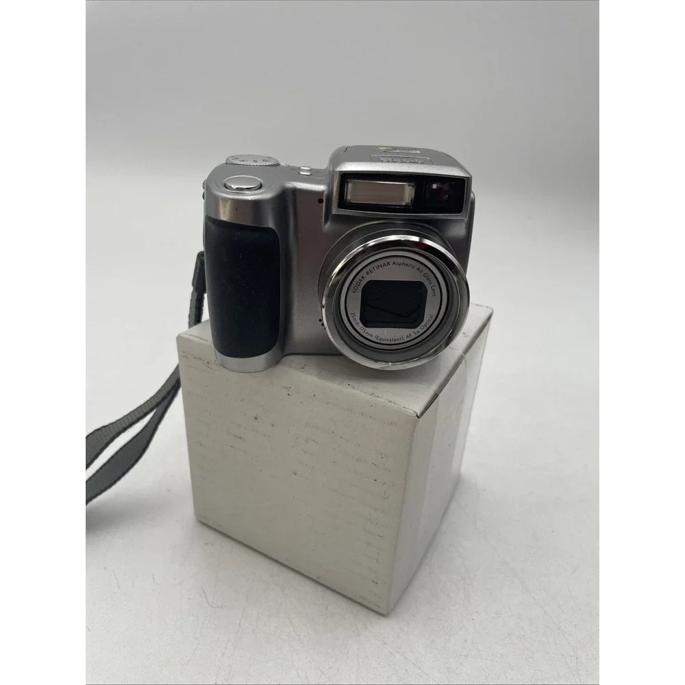 Kodak EasyShare Z700 Digital Camera 4MP 5X Optical Zoom+Batteries+SD Card-TESTED